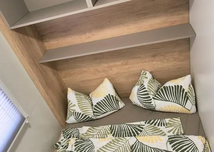 Plas Mobile アパート